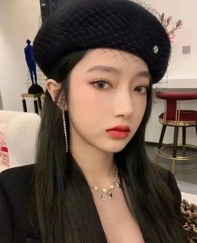 Charming mesh veil wool beret autumn warm beanie hat retro felt casual painter hat womens French beret 241007