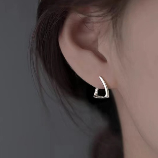 Pure sier needle geometric light new 2024 high-end earrings, niche women's earrings too