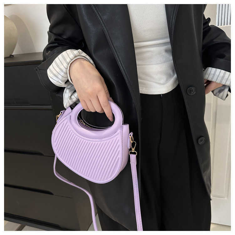CMM Solid Color Handbag for Women Early Spring New Trend Casual and Fashion Western Handbag Crossbody Bag Small Bag Trendy