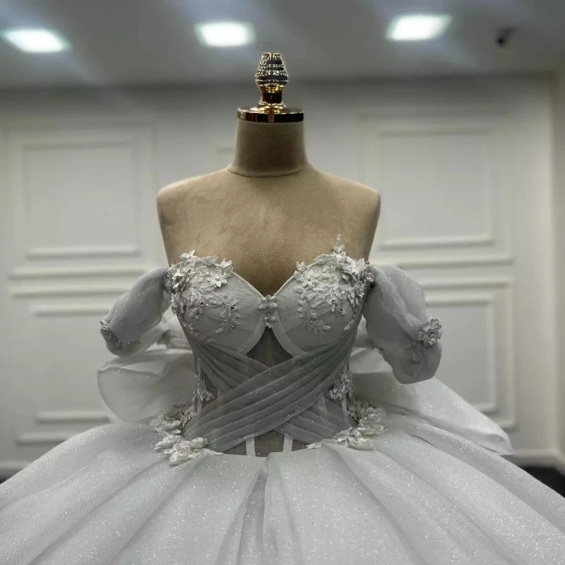 White Shiny Quinceanera Dresses Off The Shoulder Lace Applique Sequins Beading Tiered Tull Mexican Sweet 16 Dress Vestidos De XV 15 Anos