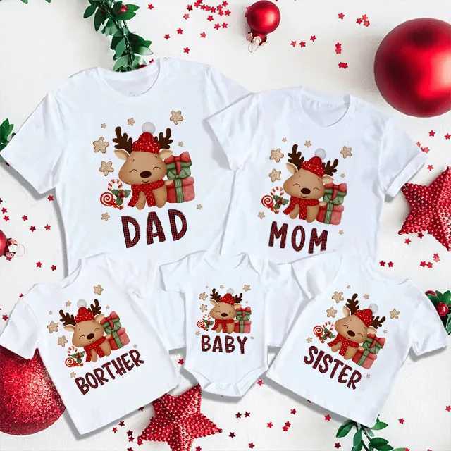 Deer Christmas Print Family Matching Christmas Clothing Mother Daughter Tshirt Mom Dad Girl Boy Holiday Party Look T-shirt Baby Romper W241008