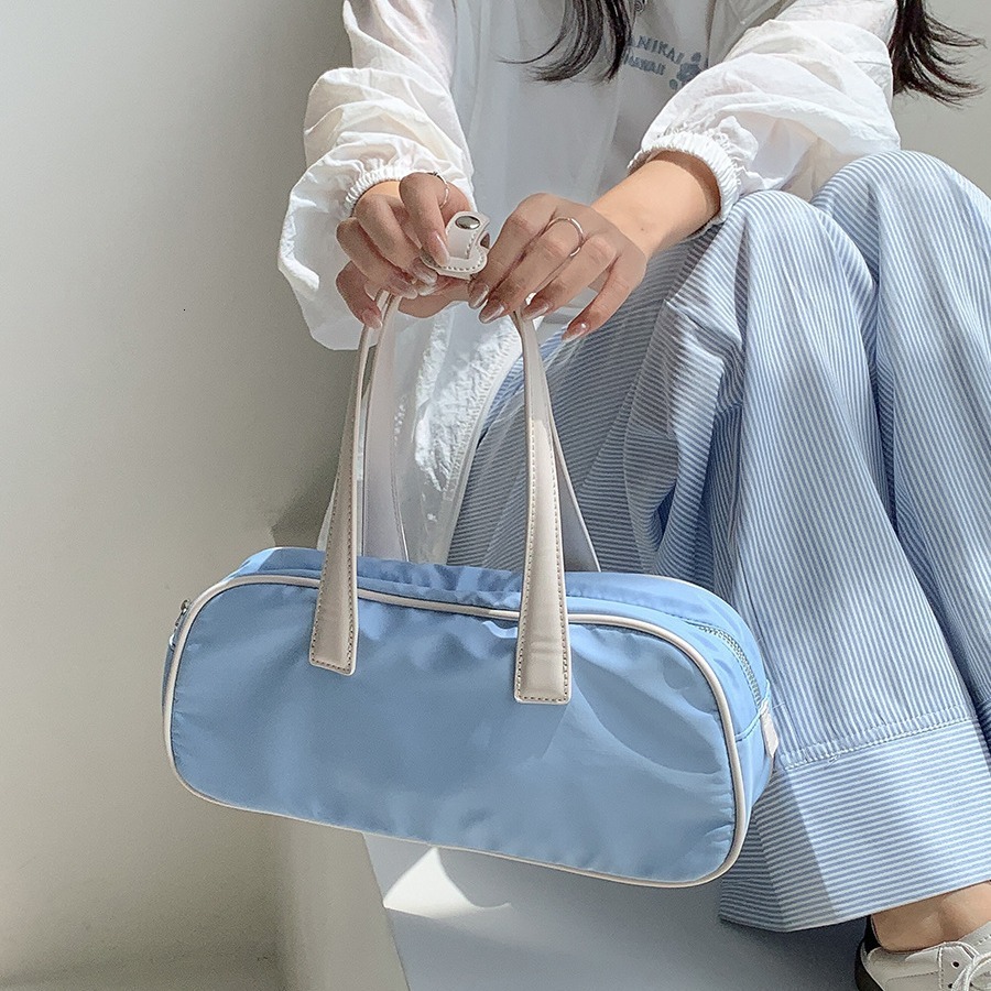 Korean casual simple and lightweight baguette 2024 trendy large capacity women's nylon handheld shoulder bag
