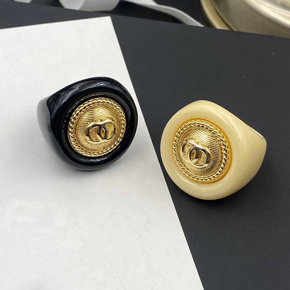 Extravagant Design Letter Jewelry Rings Charm Fashion Acrylic Style Ring Classic Premium Jewelry Accessories Selected Couple Gift Plating Gold Never Fade