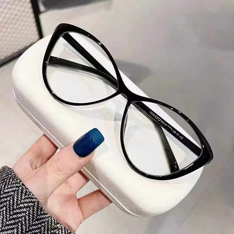 Large Cat Eye Frame Eyewear Fashionable Girls Reading Glasses Solid Color Black Anti Blue Light Lenses Seaside Travel SpectaclesX241008