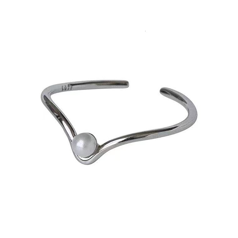 V-shaped pearl ring for women's high-end minimalist niche design, index finger thin ring, light luxury and cool style