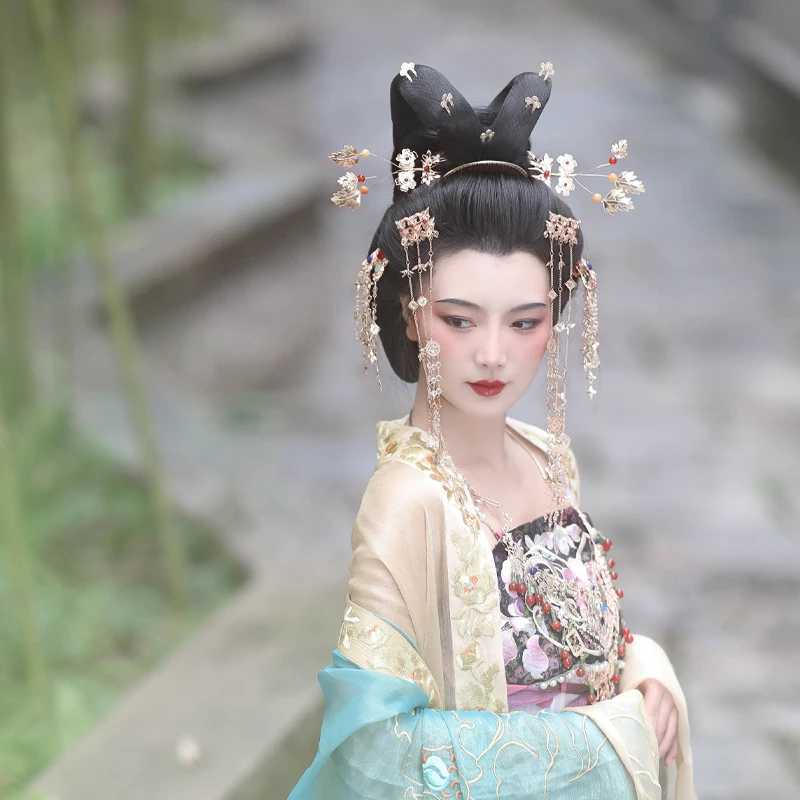 Hair accessories Metal casting Copper tassel Hair clip Irregular shape Exquisite Chinese retro Hanfu decoration set Butterfly W241007