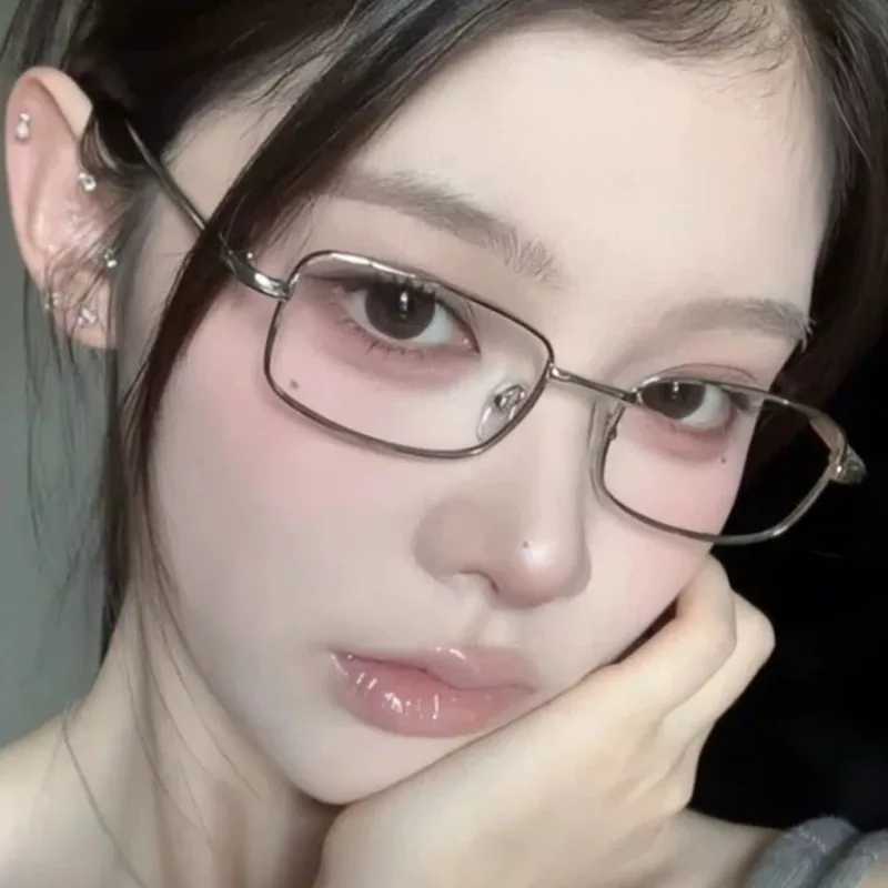 Metal Square Framed Glasses Women Girl Exquisite Retro Narrow Framed Eye Glasses Daily Simple Versatile Anti-Blue Glasses GiftX241008