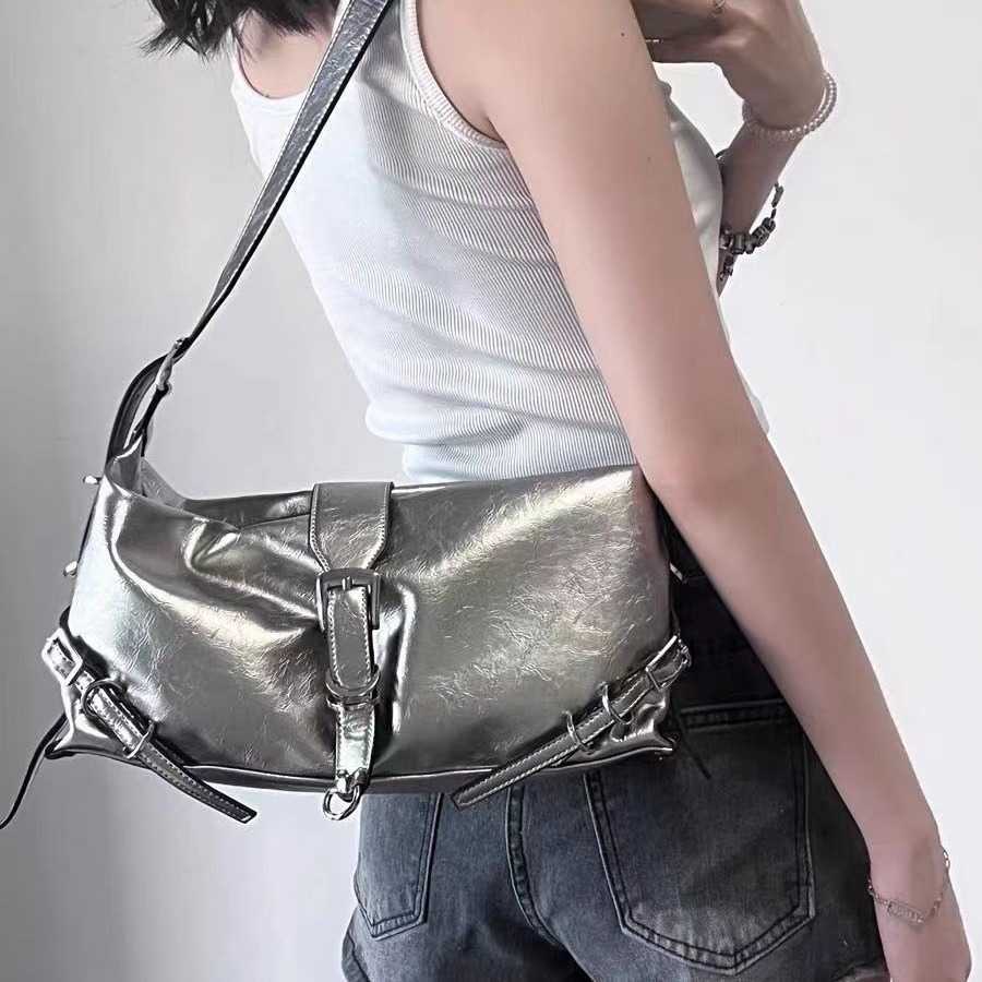 CMM New Fashion Trend Chic Niche Armpit Bag Casual Simple Womens Mobile Phone Small Shoulder Bag Single Shoulder Crossbody Bag