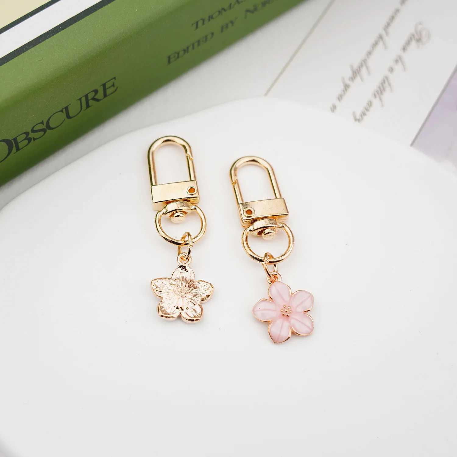 Cute Sakura Flower Keychain Charm Enamel Purple Green Pink White Black Women Bag Key Ring Charms DIY AccessoriesX241008