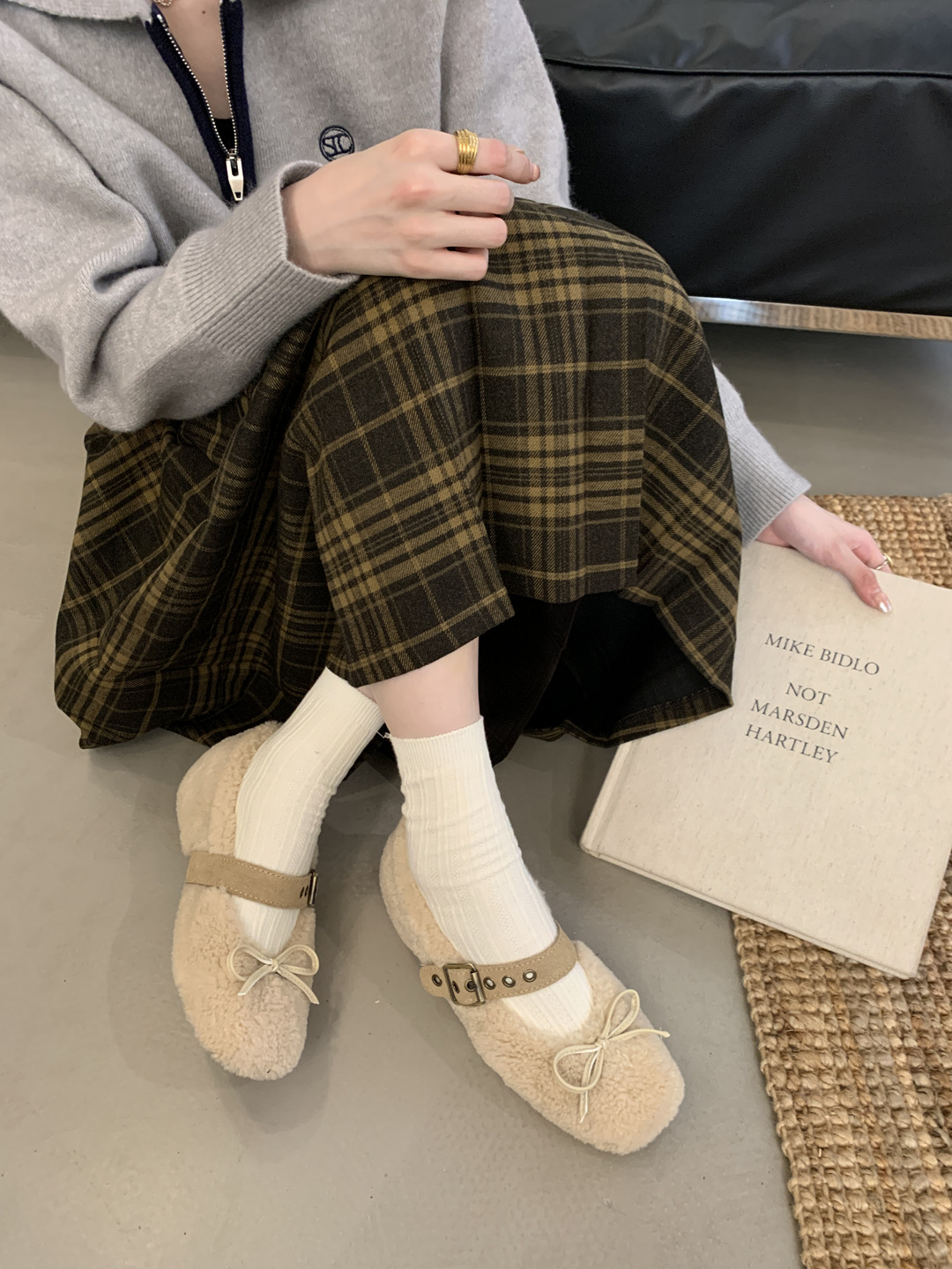 Cozy Fury Snow Boots: 2024 Women's Warm Height-Increasing Winter Shoes with Lamb Hair b8db