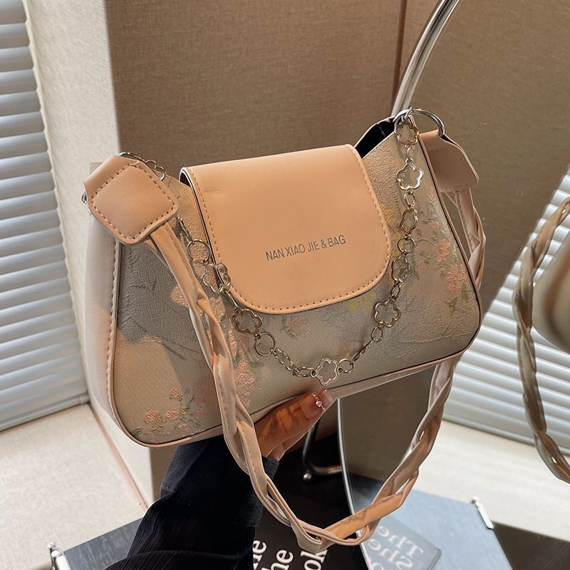 High end niche 2024 new fashionable multifunctional shoulder bag for women, French texture handbag