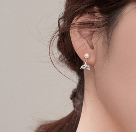 Pure sier needle beauty fish tail sweet pearl 2024 new trendy earrings for women
