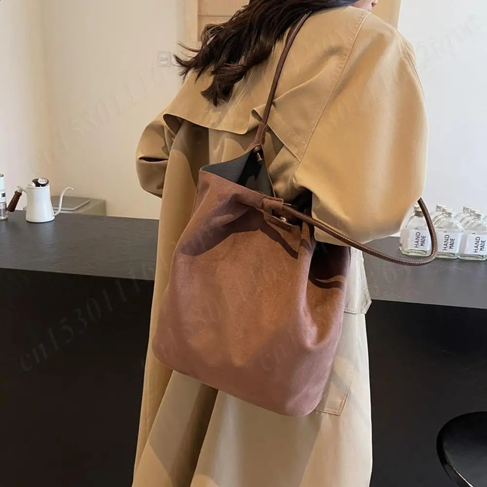 Handbag artificial suede shoulder bag magnetic closed homeless womens solid handbag top work travel 241008