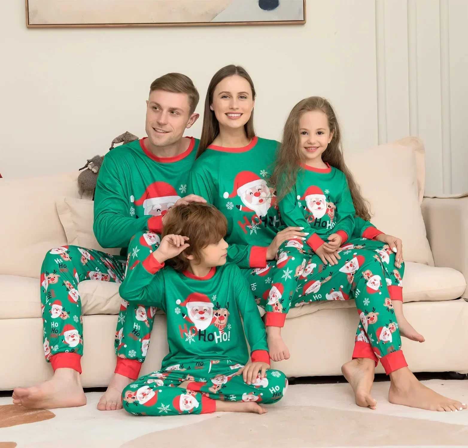New Matching Christmas Family Outfits Cartoon Print Parent-child Pajamas Set 2 Pieces Suit Cute Soft Sleepwear Xmas Look PyjamasXJ241008