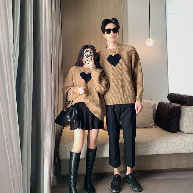 Homemade couple outfit for autumn/winter 2024, new pullover round neck heart-shaped sweater, loose fit, outer knitted sweater trend