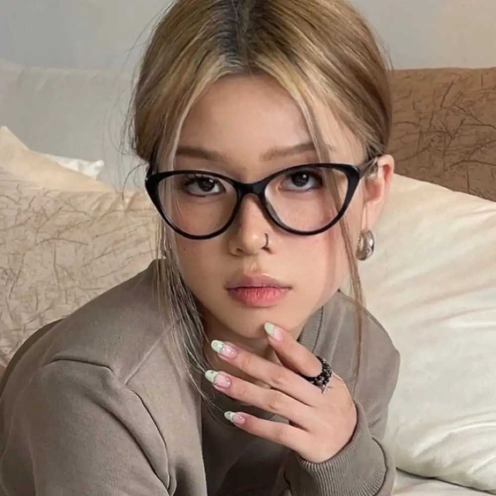European American Trendy Glasses Anti Blue Light Glasses Retro Large Frame Ultralight Optical Spectacle Eyeglass Women GogglesX241008