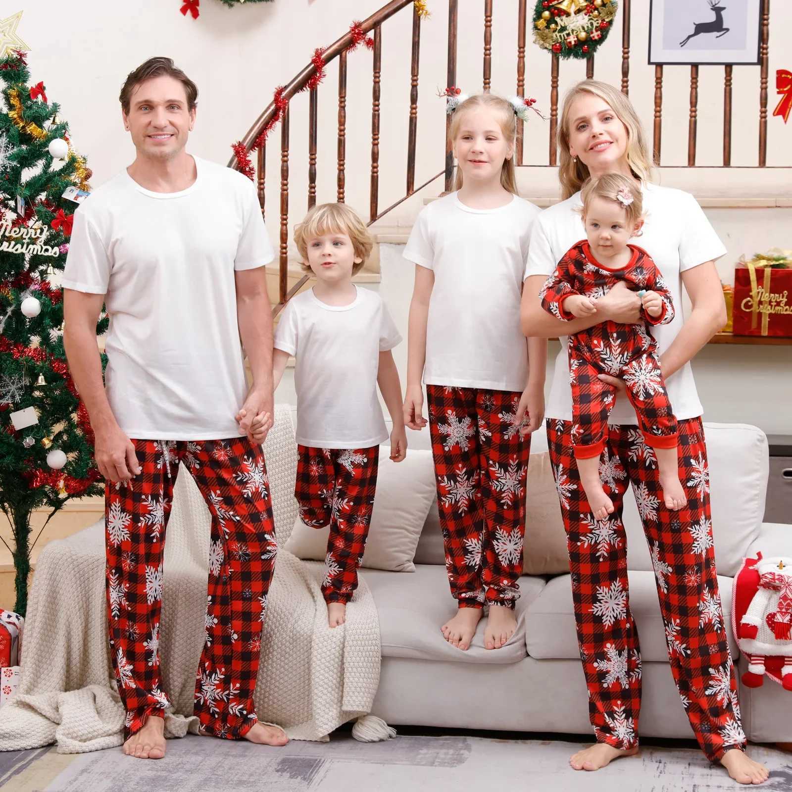 2024 New Short sleeved T-shirt+Pants Christmas Pajama Set Adult and Children Matching Set Patch Work Pajama Christmas Home Appearance W241008