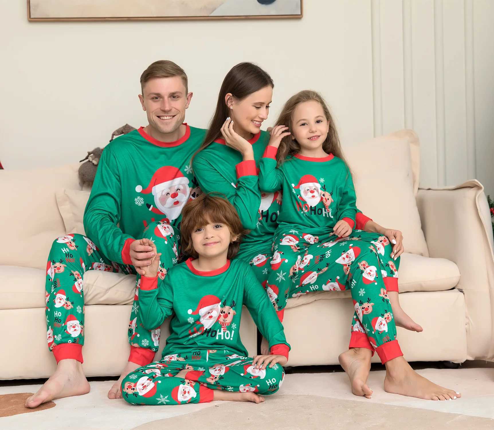 Family Matching Christmas Pajamas 2023 New Christmas Green Pajamas Santa Claus Printing Dad Mom and Me Christmas Costumes Dog Costumes W241008