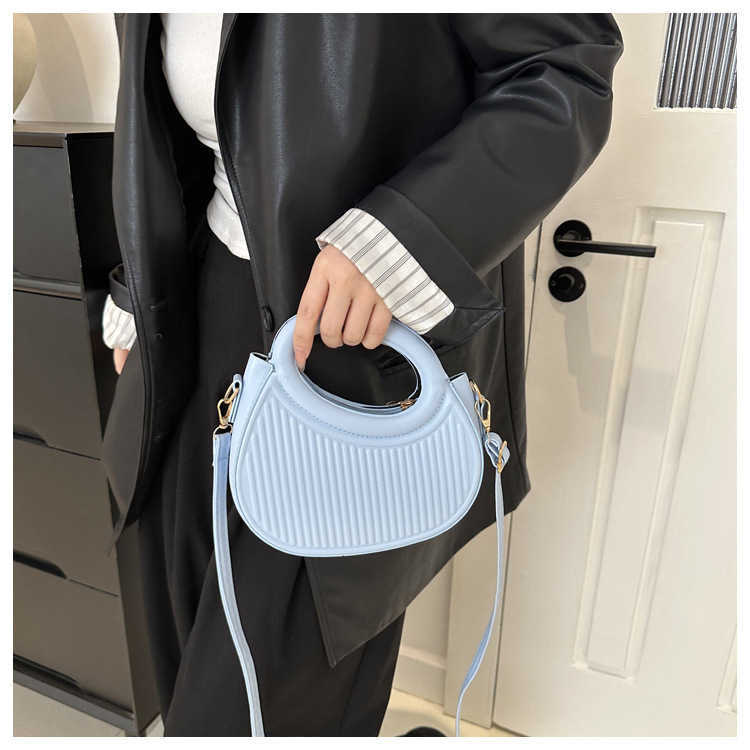 CMM Solid Color Handbag for Women Early Spring New Trend Casual and Fashion Western Handbag Crossbody Bag Small Bag Trendy