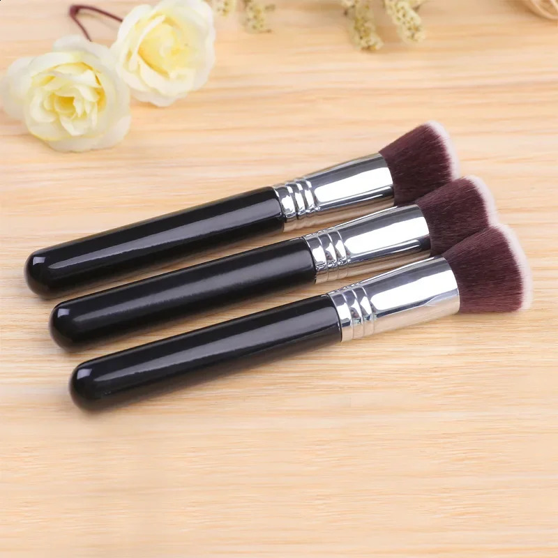 Single sided flat head liquid base brush Single sided flat head loose powder base brush Beauty tools Makeup brush 241008
