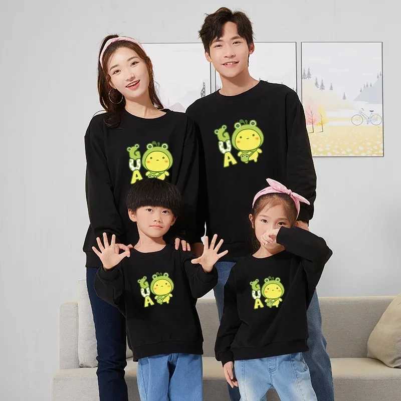 Christmas cartoon printed shirt autumn mom daughter top matching family clothing dad son sports shirt couple clothing zipper W241008