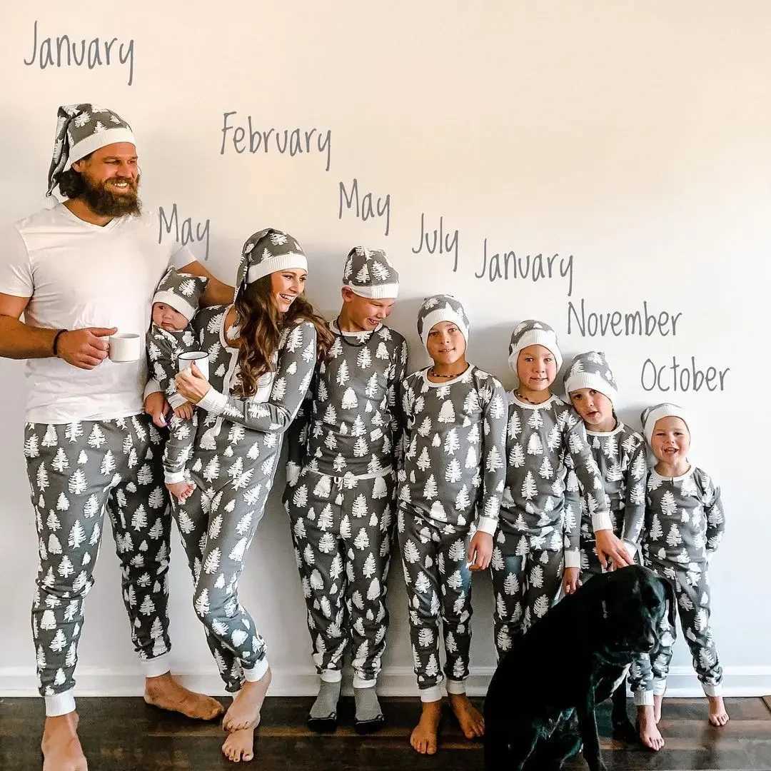 New 2024 Christmas Family Matching Set Christmas Tree Printing Dad and Child Pajama Set Mom and Baby jumpsuit Cute Christmas Hat W241008