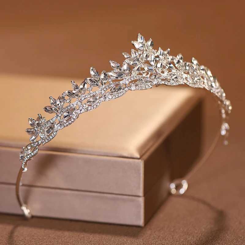 Itacazzo Bridal Headwear Silver Womens Fashion Wedding Crown Birthday Tiaras W241007