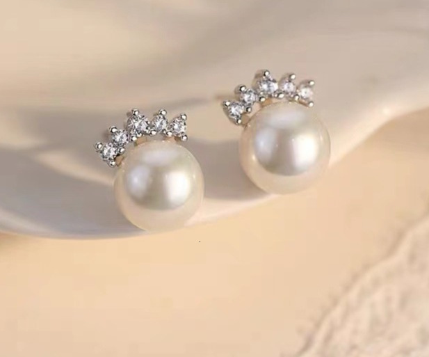 New 2024 pure sier pearl earrings, niche, light , high-end women's earrings