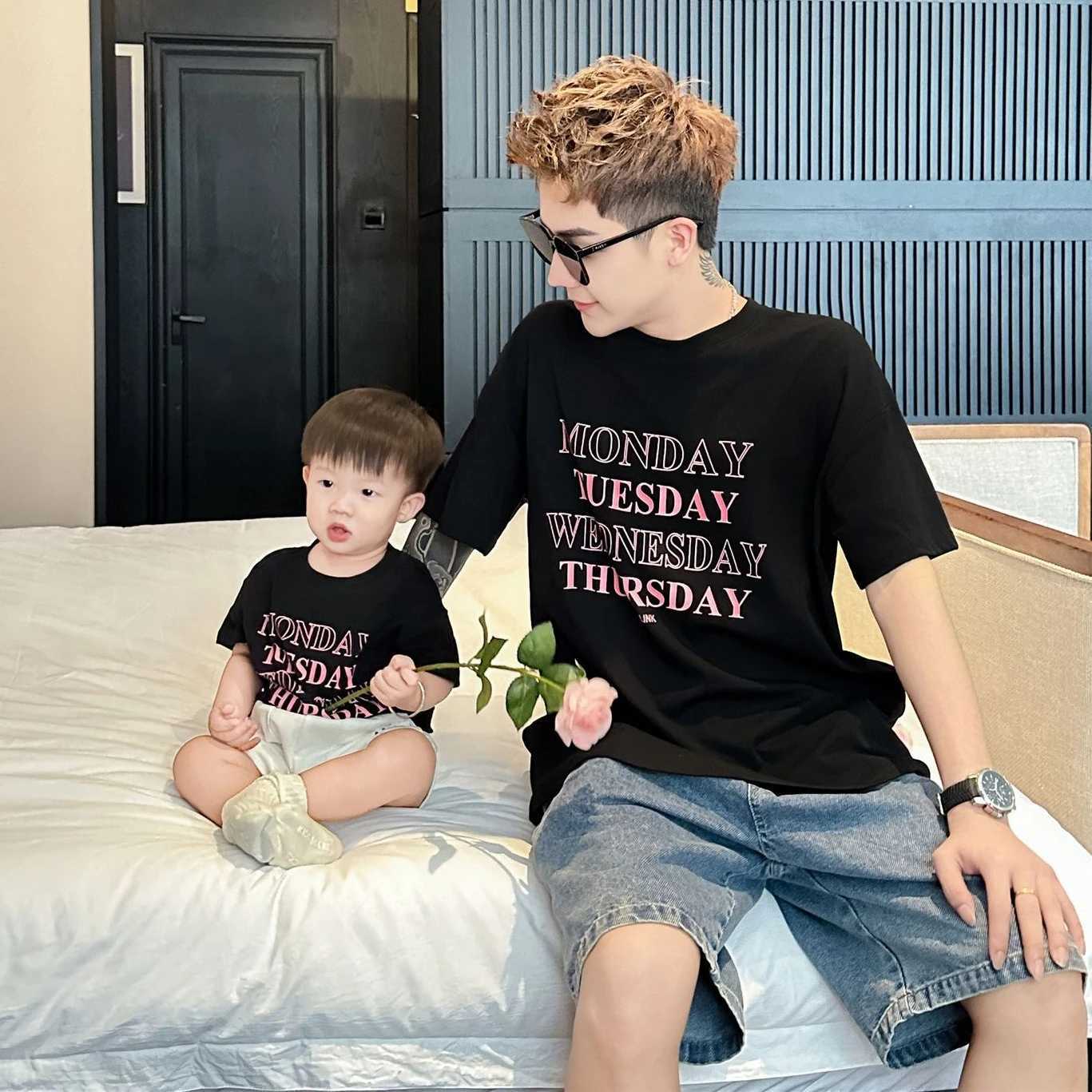 Parents and Children Clothes for The Whole Family Korean Mom Daughter Bow T Shirts Pink Skirts Outfits Dad Son Tees Jeans SetsXJ241008