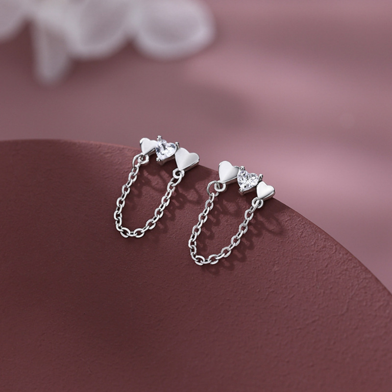 needle heart with a niche design, 2024 new autumn light for women's earrings