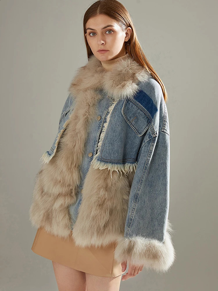 KBAT 2024 Women Winter Denim Jacket Oversize Large Fur Collar Plus Velvet Detachable Thick Loose Warm Bomber Jean Coat 241008