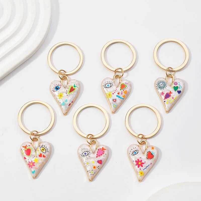 Fashion Abstract Art Style Heart Keychain for Women Personality Enamel Eye Flower Heart Key Ring Bag Car Key Decoration JewelyX241008