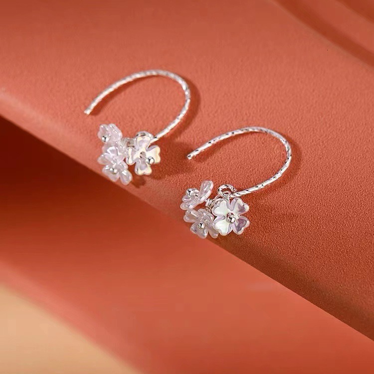 needle wer for women 2024 new style, niche, high-end, light and earrings