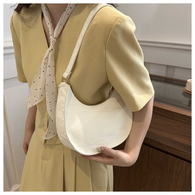 CMM Solid Color Simple Underarm Bag Spring Summer New Versatile Shoulder Bag High End Korean Version Dumpling Crescent Bag