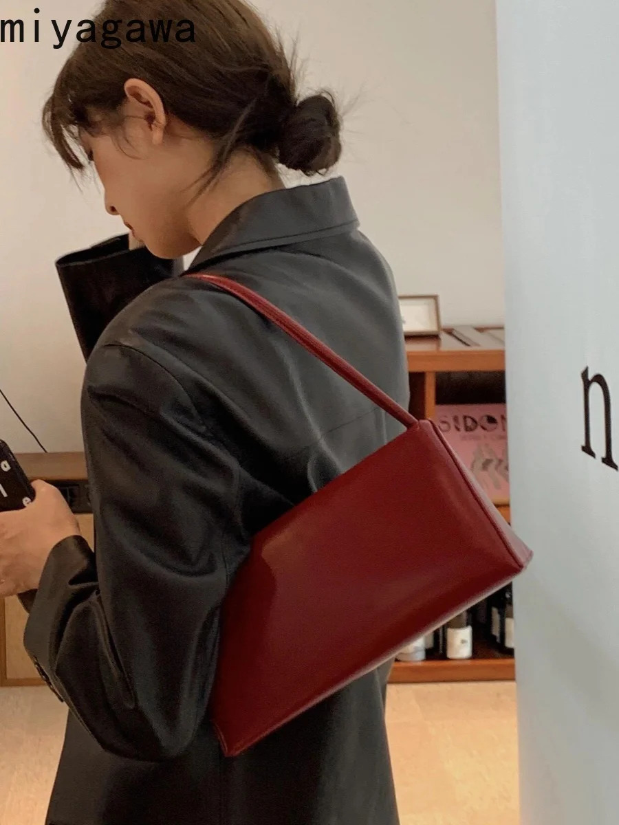 Miyagawa Korean Niche French Handheld Underwear Bag Retro Red Single Shoulder Cross Body Bag 241008