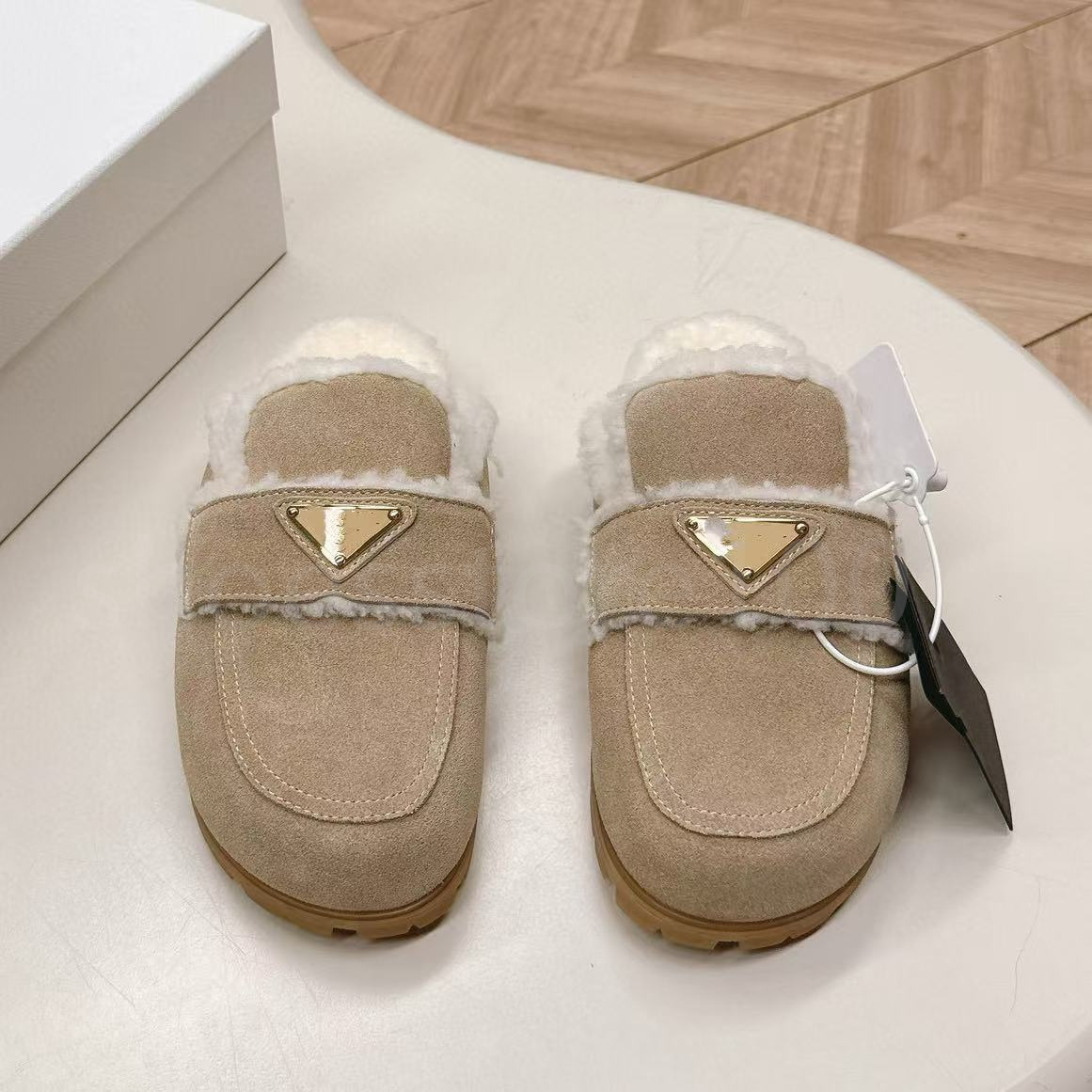 Top quality Suede Fur snow boots Slipper Mules Flats shoes Trend Fluffy Furry slipper Slides for women Luxury Designer Fur Slides Winter warm wool shearling with box