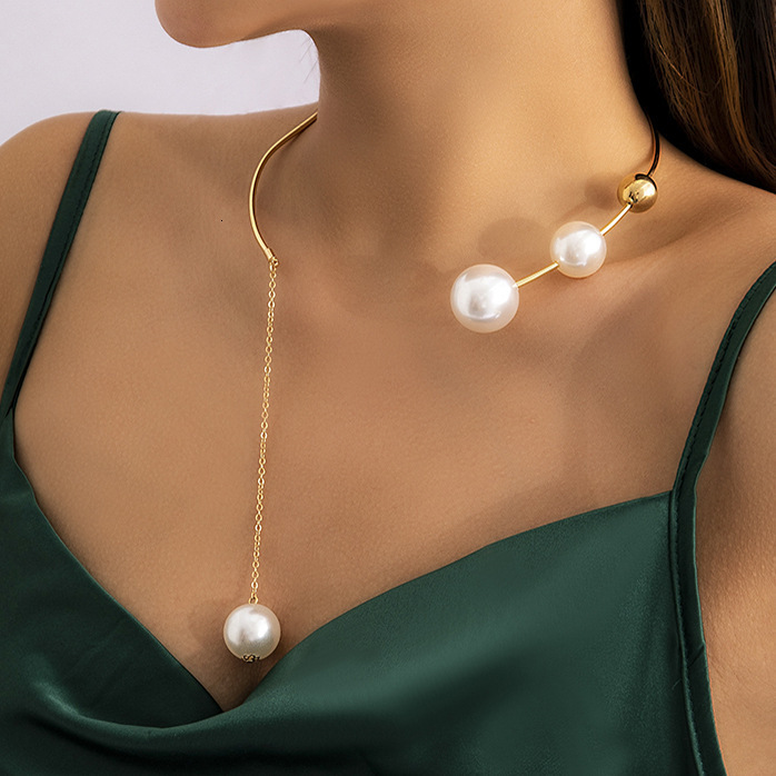 Minimalist geometric personalized round bead collarbone chain with niche design, open collar, cool style imitation pearl necklace