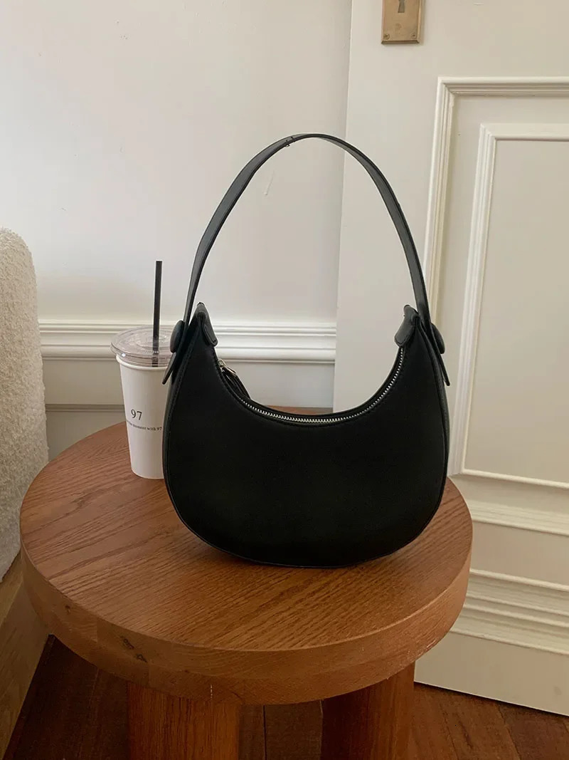 Solid color womens half moon shoulder bag soft PU leather womens underwear bag simple retro womens handbag 241008