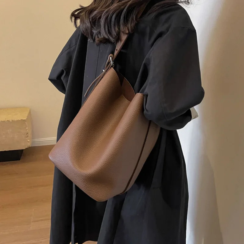 2 pieces/set retro small solid color womens leather shoulder bag Korean fashion womens handbag underwear bag wallet 241008