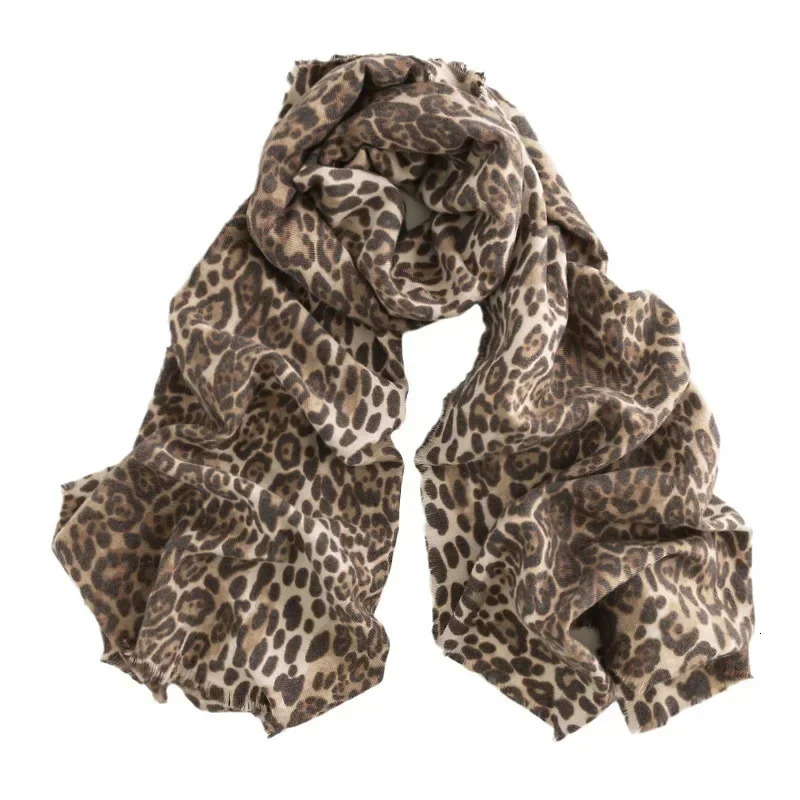 Leopard Soft and Warm Womens Scarf Vintage Printed Cashmere Tassel Shawl Girls Clothing Accessories Gift 241009
