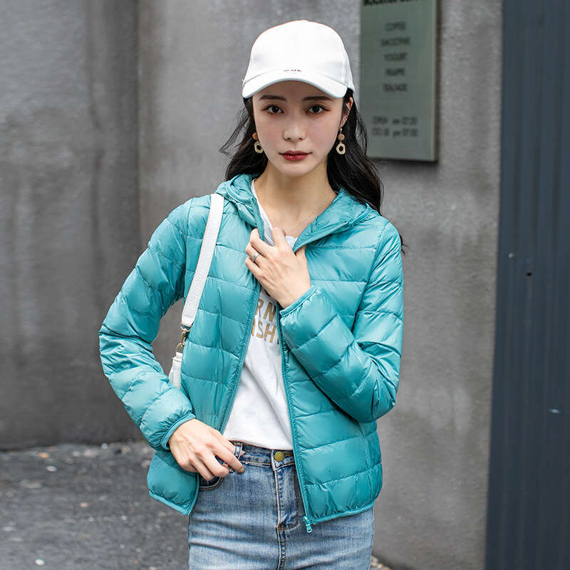 Large Size 2024 New Light and Thin White Duck Hooded Down Womens Short Coat