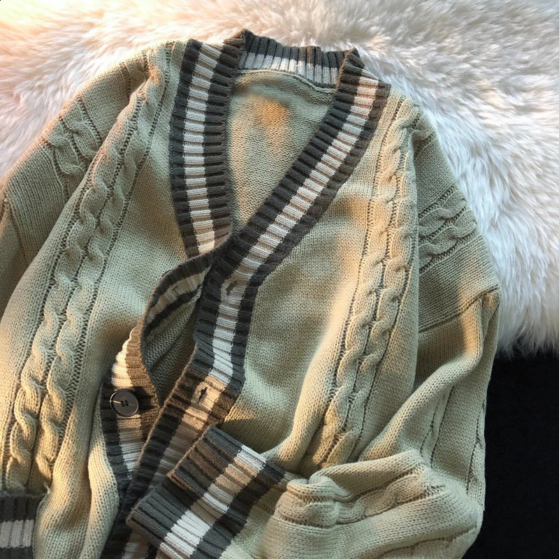 Mens fashion contrasting color Japanese retro single chest knitted cardigan Y2K casual streetwear oversized sweater 241007