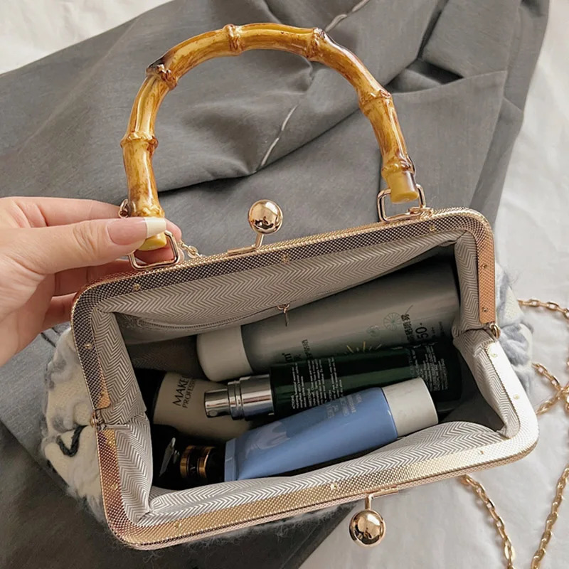 2024 Womens Velvet Shell Clip Chain Shoulder Bag er Ball Cross Body Bag Black Flower Handbag and Wallet 241008