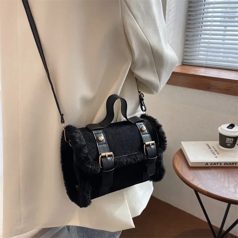 2024 Winter Ten Font Womens Shoulder Bag Cashmere Velvet Bag Womens Small Square Handbag French Style 241008