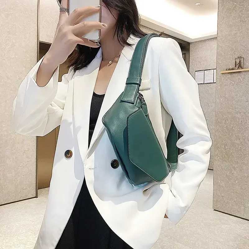 Womens casual waist bag leather shoulder bag travel chest bag womens Fanny bag waist belt wallet womens Bolsos Sac Banane Z241009