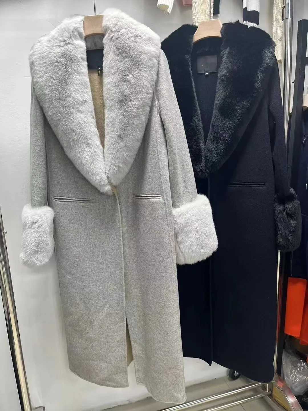 Large fur collar Wool blended woolen coat for ladies ETJ 2023 Fashion faux fur cuffs decorated long handmade belt coat for womenX241009