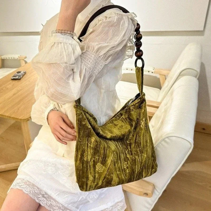 High quality selling Chinese style velvet womens shoulder bag 2024 fashion bead large capacity handbag 241008