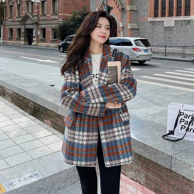 Mid Length Thick Vintage Plaid Woolen Coat Fall Winter New Women Korean Loose Parkas Overcoat V Neck Warm Single Button JaquetaX241009