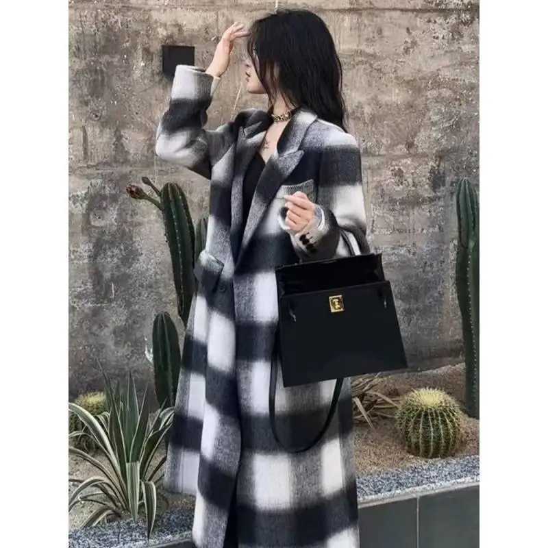 Coat womens 2024 new autumn and winter loose suit plaid woolen coat mid-length black and white plaidX241009