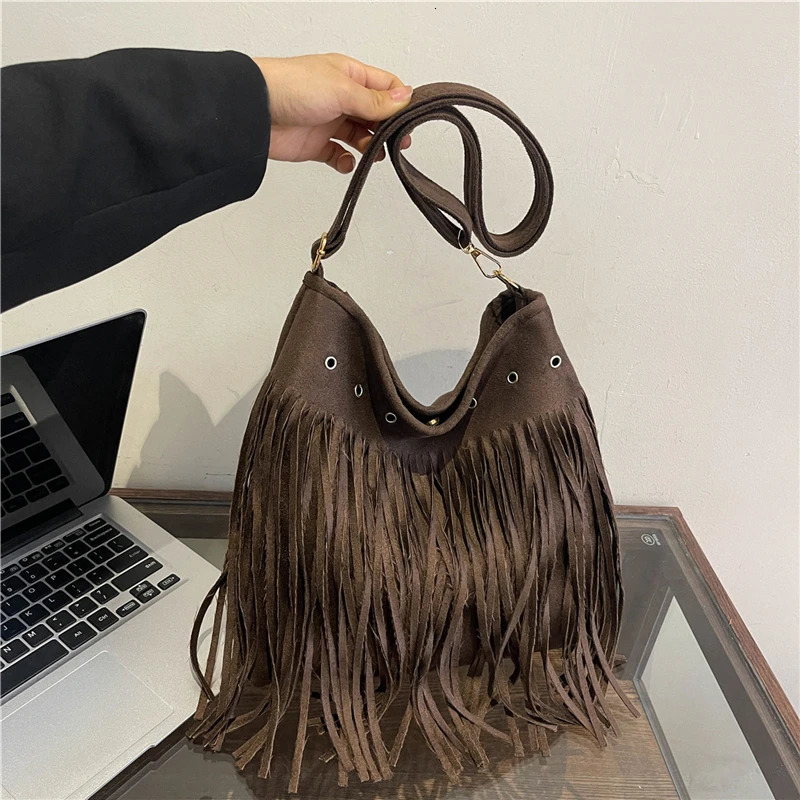 Womens retro cross body bag large capacity suede leather retro messenger bag solid color edge bag womens denim bag 241008